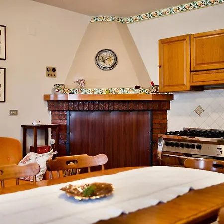La Casa Di Cristina Bed & Breakfast Commino